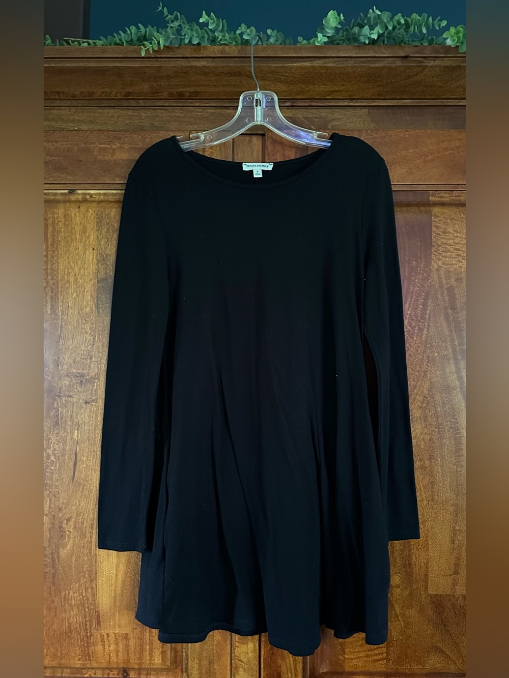 Zenana Outfitters Black Long-Sleeve Swing Dress